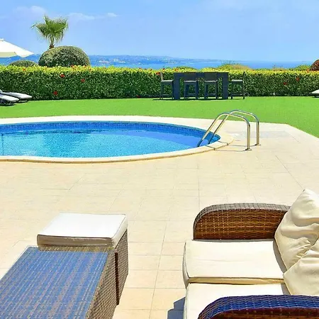 Marina Beach Villa Peyia